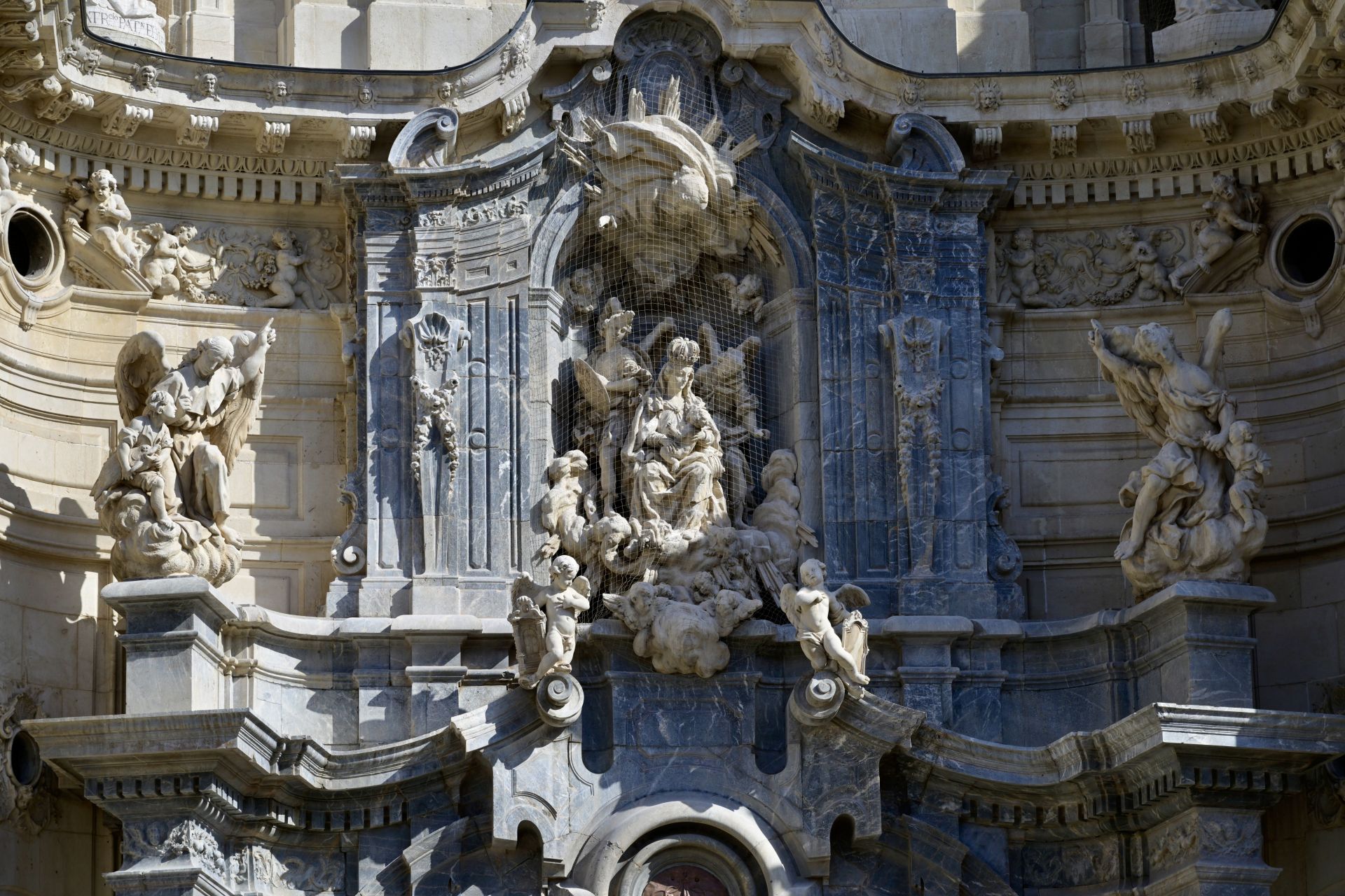 La fachada de la Catedral de Murcia, libre de andamios, en imágenes