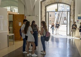 Alumnos en la UPCT en una imagen de archivo.