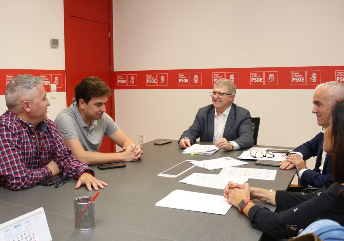 Reunión del PSOE con la Asociación por un Cambio de Modelo Energético Independiente y Sostenible (Acmeis).