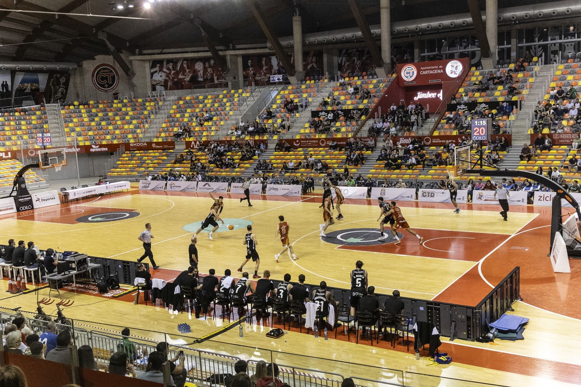 El Godella paga los platos rotos del Cebé (102-66)