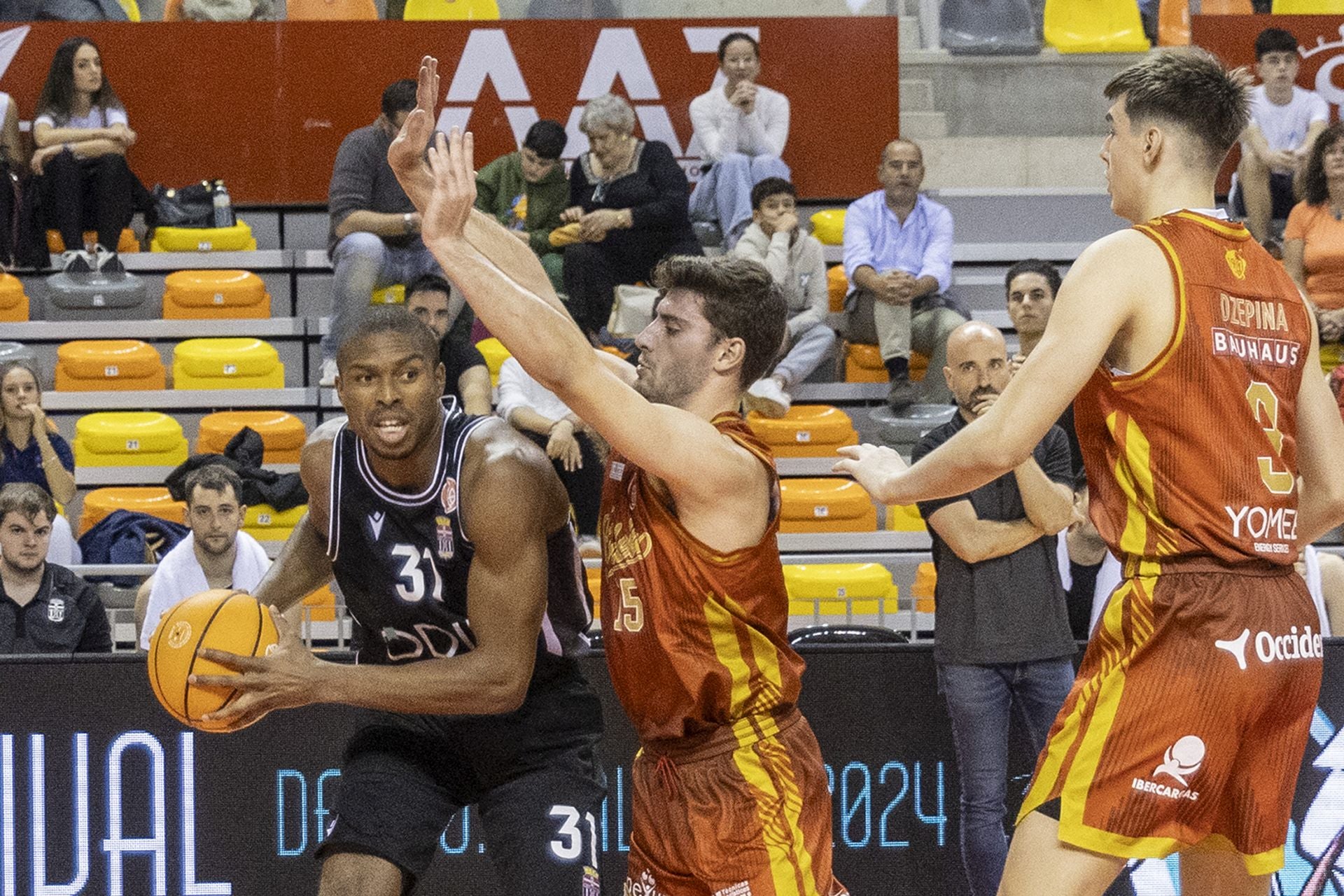 El Godella paga los platos rotos del Cebé (102-66)