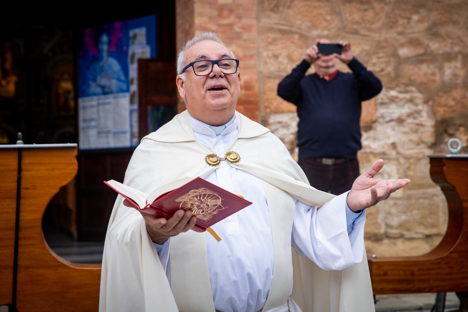 Las imágenes del regreso de las campanas «de las horas» a la iglesia de la Inmaculada de Torrevieja