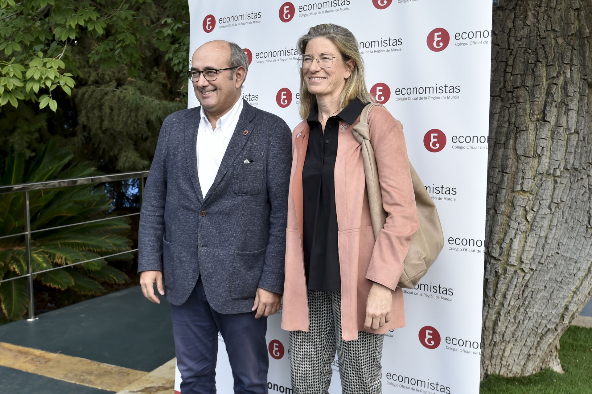 Conferencia en Murcia por el Día del Economista, en imágenes