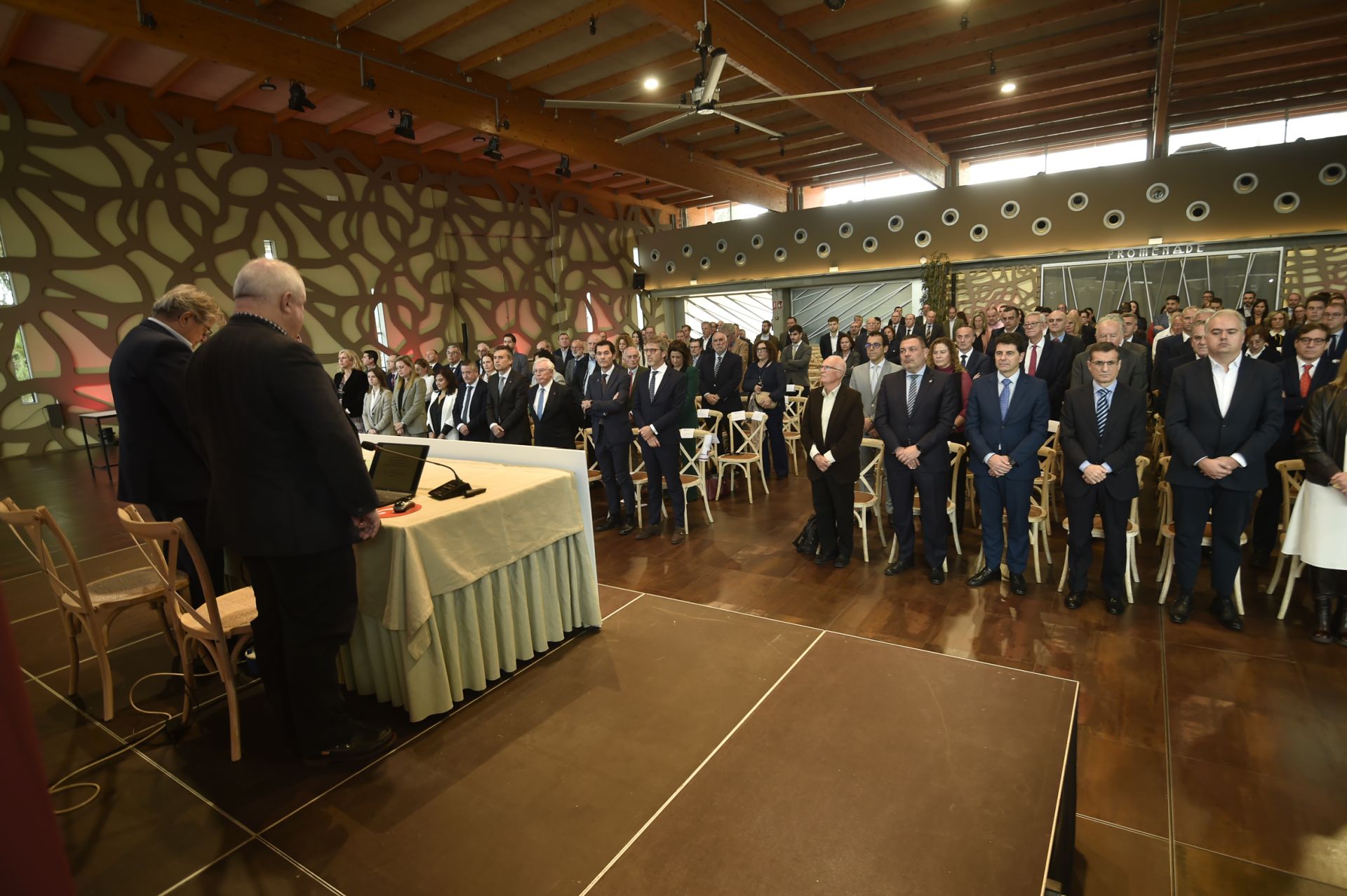 Conferencia en Murcia por el Día del Economista, en imágenes