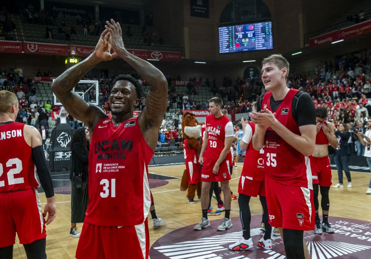 Dylan Ennis y Birgander celebran la victoria de este sábado.