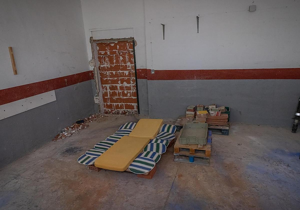 Imagen principal - Interior del edificio del grupo de empresas en unas imágenes del pasado julio.