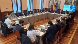 El consejero de Medio Ambiente, Universidades, Investigación y Mar Menor, Juan María Vázquez, durante la reunión del Consejo Asesor Industrial de la Región.