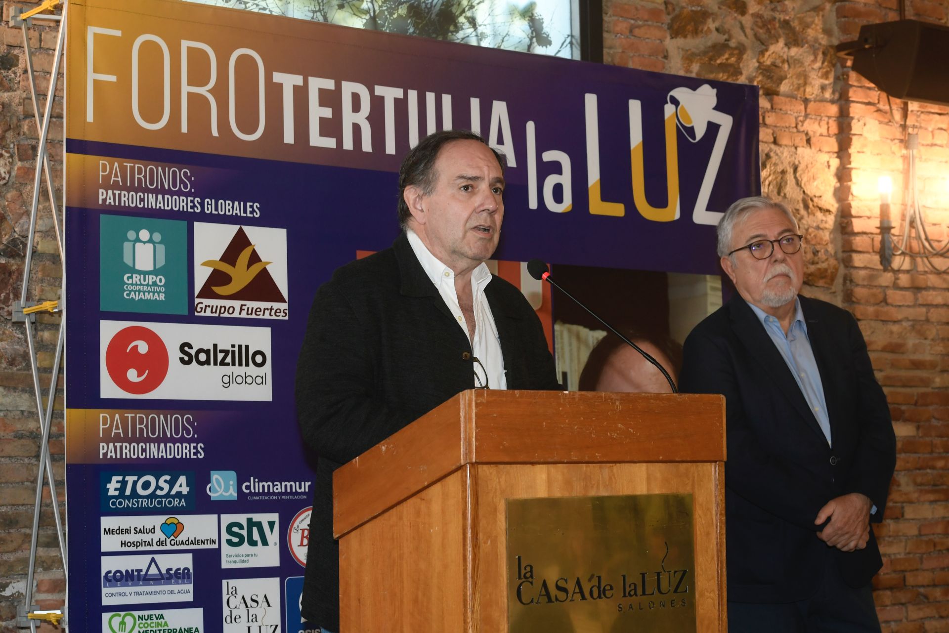 En imágenes, el Foro Tertulia la Luz