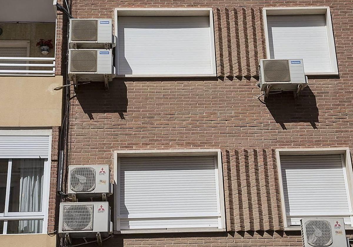 Imagen de archivo de la fachada de una casa