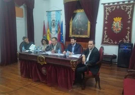 Jaume Blancafort, María Jesús Morillas, José Sánchez Conesa, el concejal Ignacio Jáudenes y Luis Miguel Pérez Adán durante la mesa redonda en la Económica.