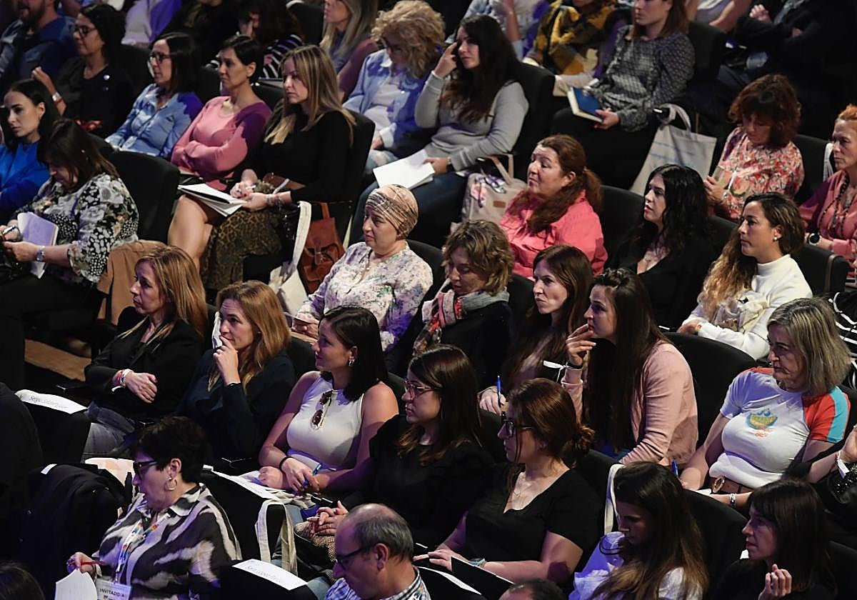 Asistentes al congreso, ayer, en el Teatro Circo.