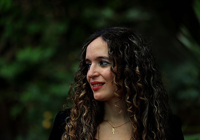 Carmen María López, con la cruz de Caravaca al cuello.