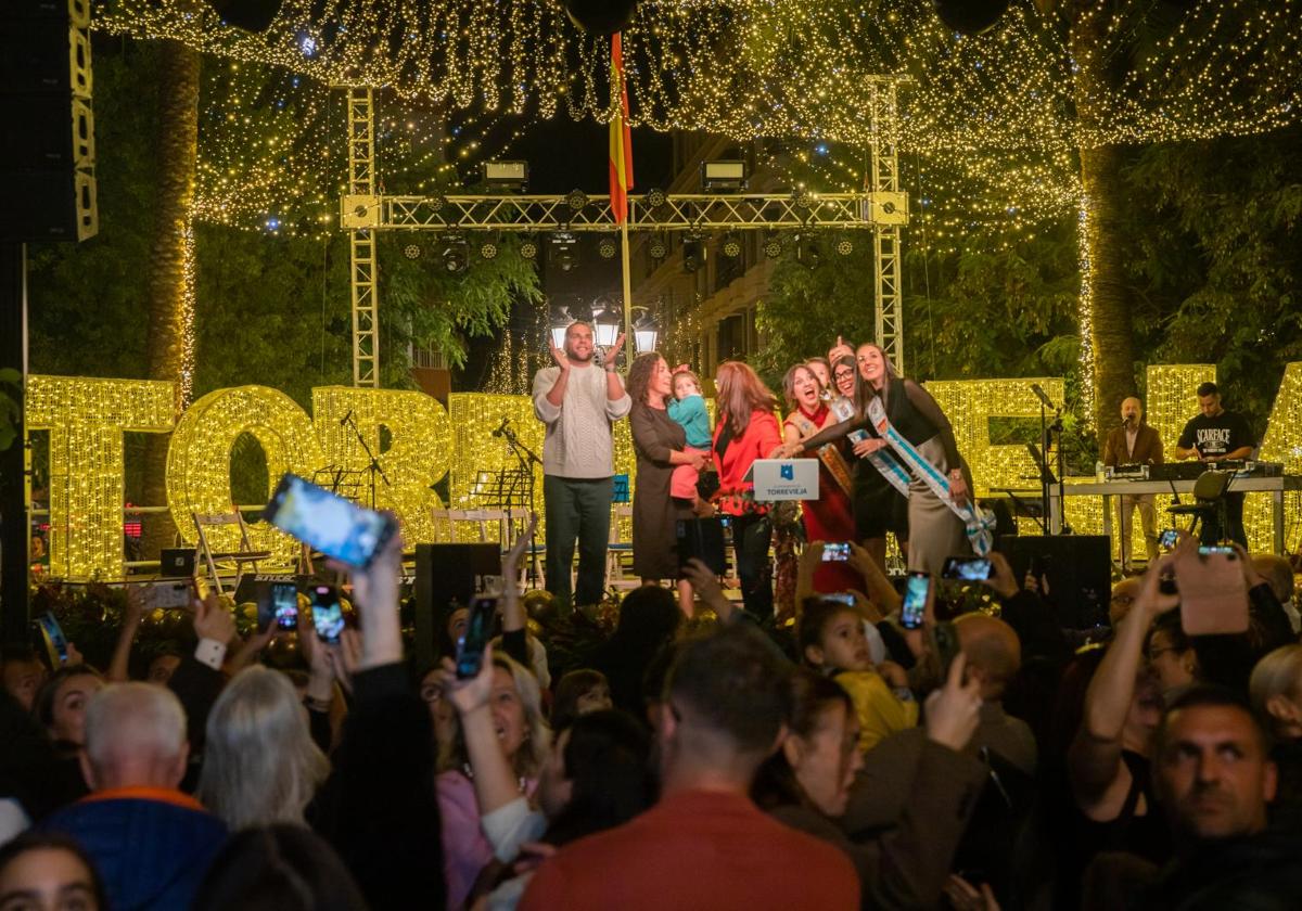 El encendido de las luces de Navidad de Torrevieja, en imágenes