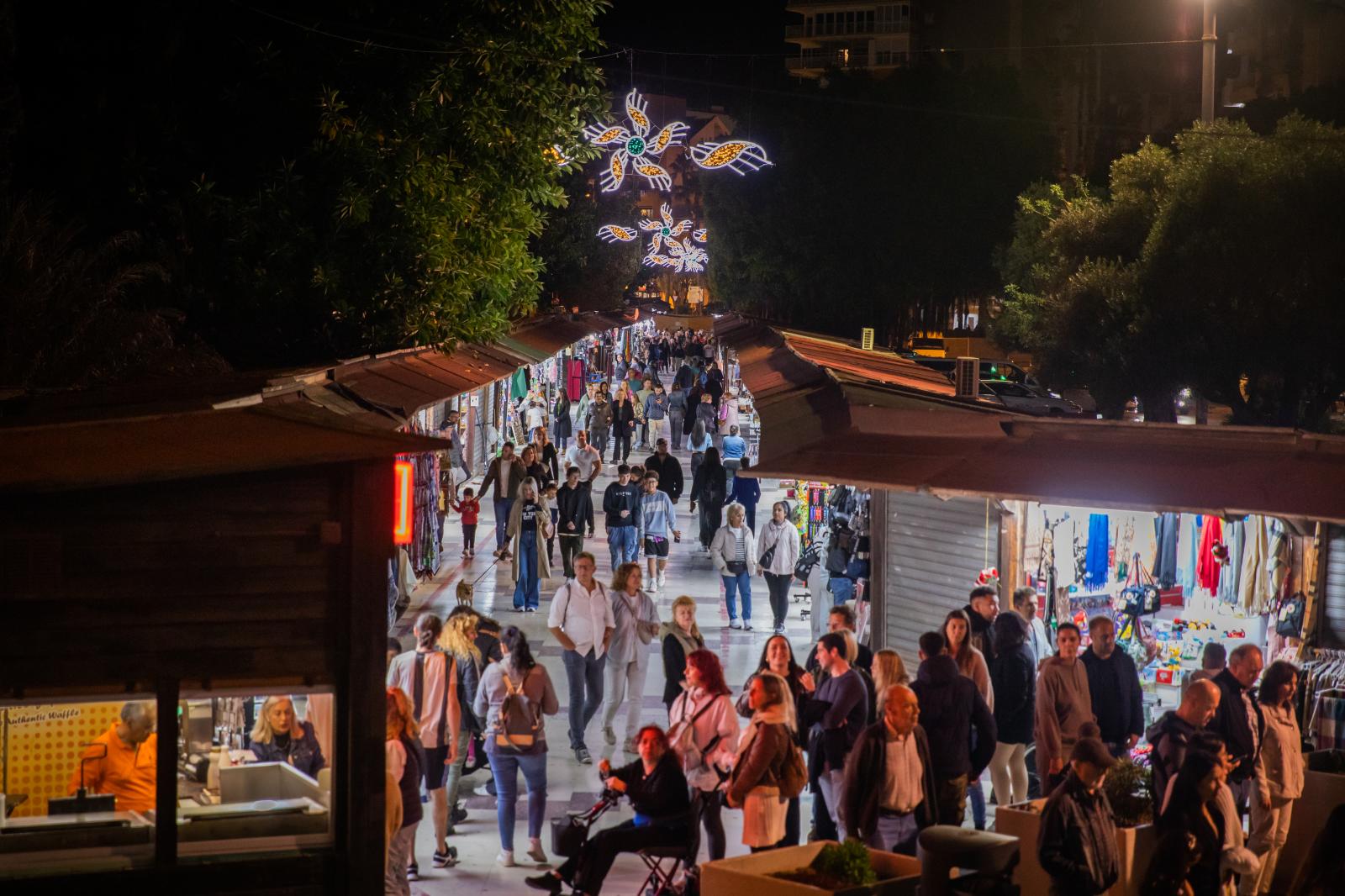 El encendido de las luces de Navidad de Torrevieja, en imágenes