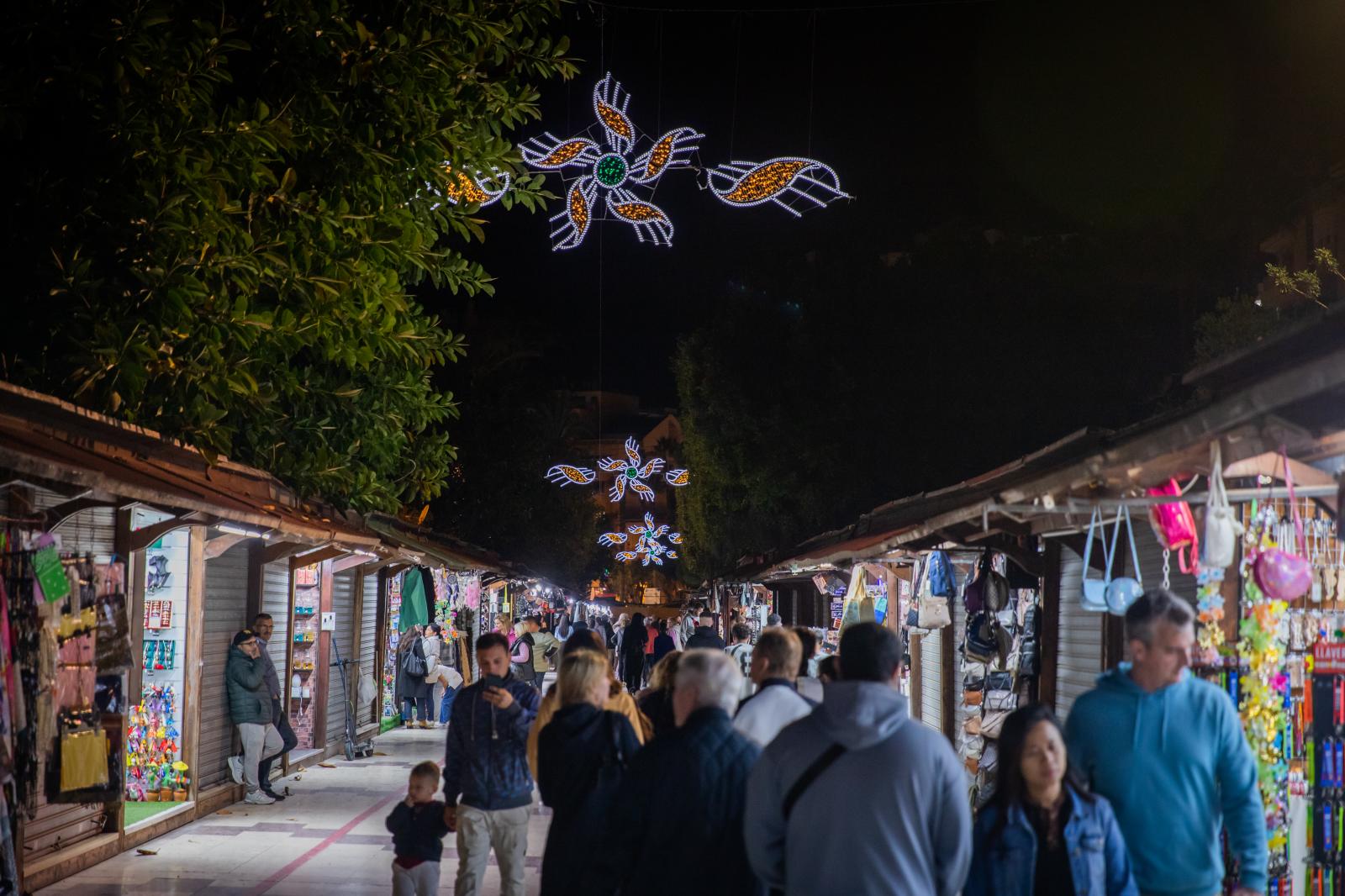 El encendido de las luces de Navidad de Torrevieja, en imágenes