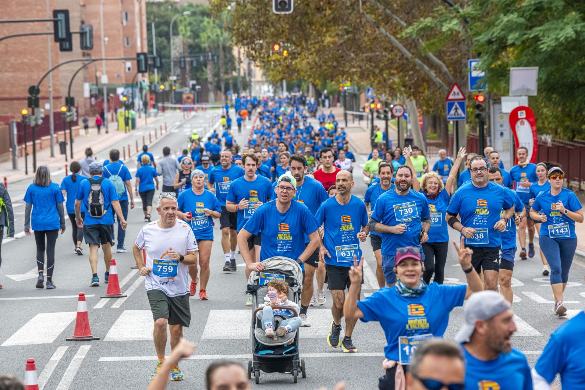 La carrera solidaria &#039;Muévete X Valencia&#039;, en imágenes (I)