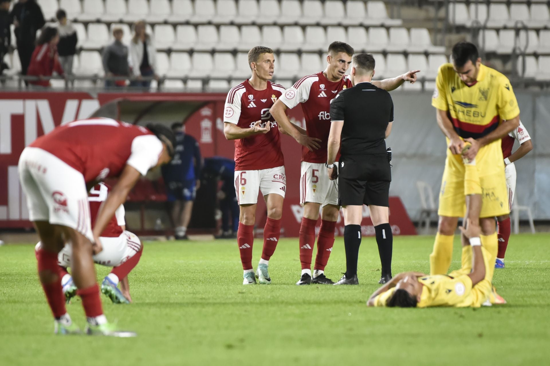 El empate del Real Murcia frente al Atlético Sanluqueño, en imágenes