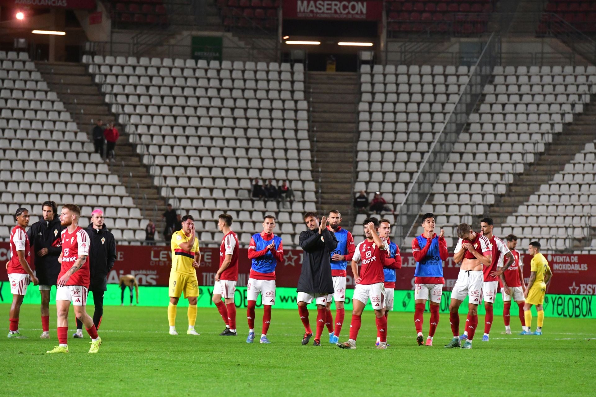 El empate del Real Murcia frente al Atlético Sanluqueño, en imágenes