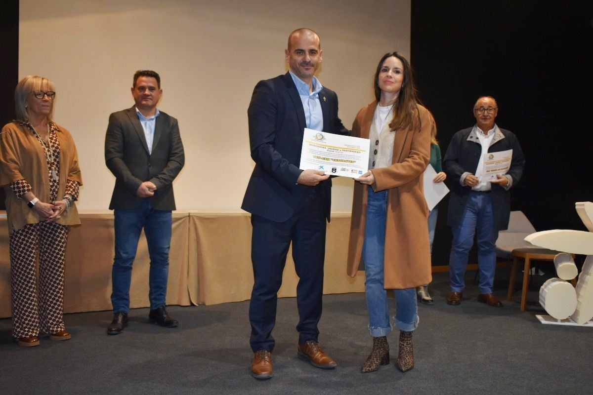 Unidad y Fraternidad entrega las microbecas y presenta concursos Día de la Fraternidad