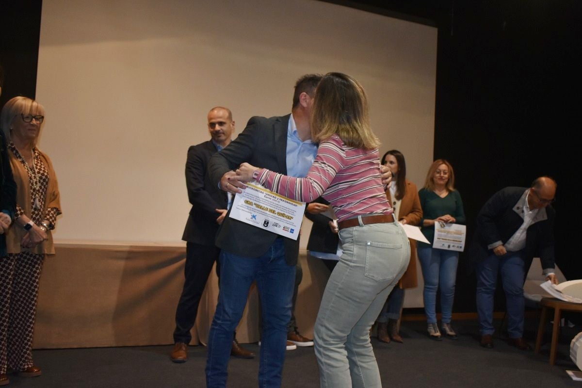 Unidad y Fraternidad entrega las microbecas y presenta concursos Día de la Fraternidad