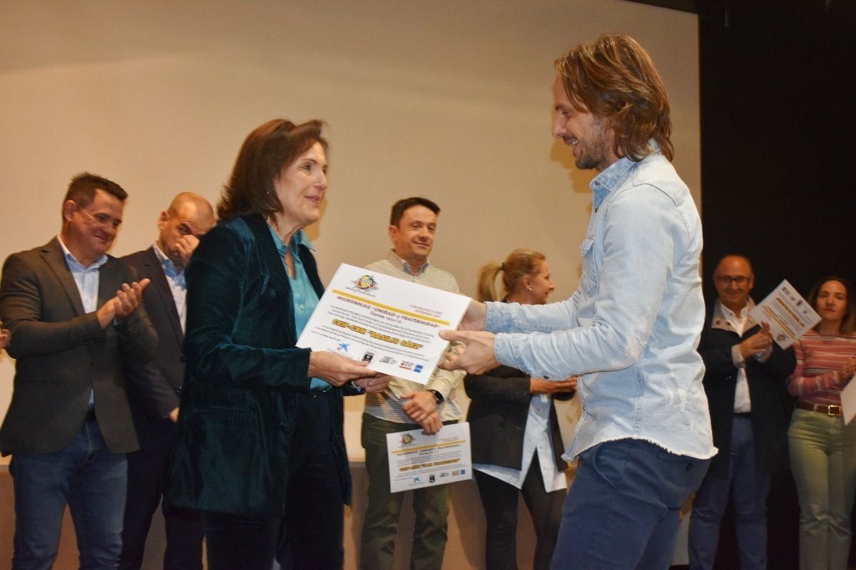 Unidad y Fraternidad entrega las microbecas y presenta concursos Día de la Fraternidad