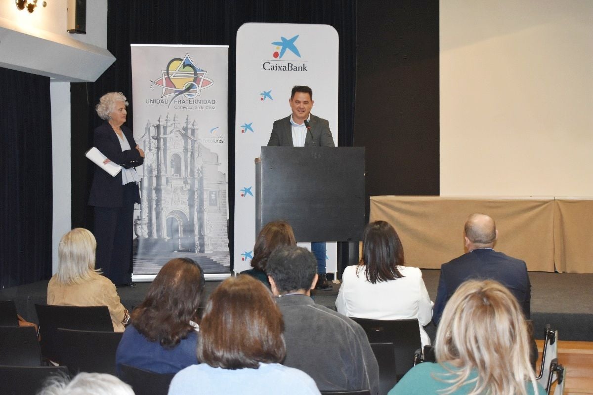 Unidad y Fraternidad entrega las microbecas y presenta concursos Día de la Fraternidad