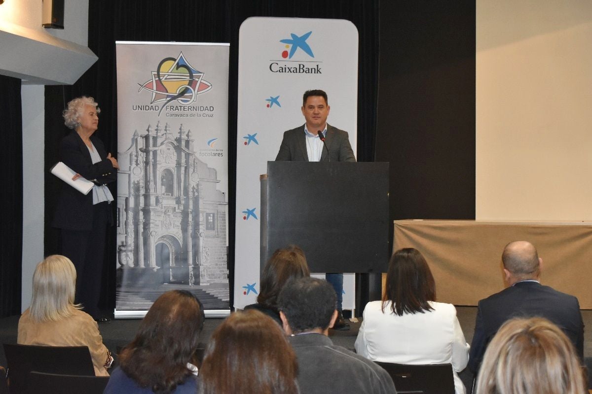 Unidad y Fraternidad entrega las microbecas y presenta concursos Día de la Fraternidad