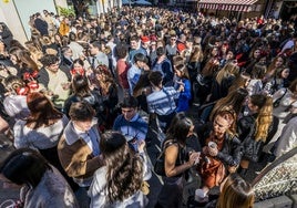 Imagen de la tarde de Nochebuena en el centro de Murcia durante el año pasado.