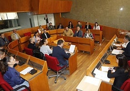 Imagen de archivo de un pleno en Lorca.