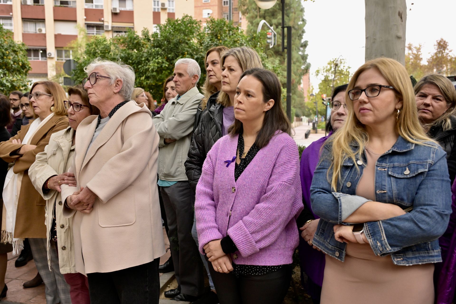 Lectura del manifiesto del Día contra la violencia a la mujer, en imágenes