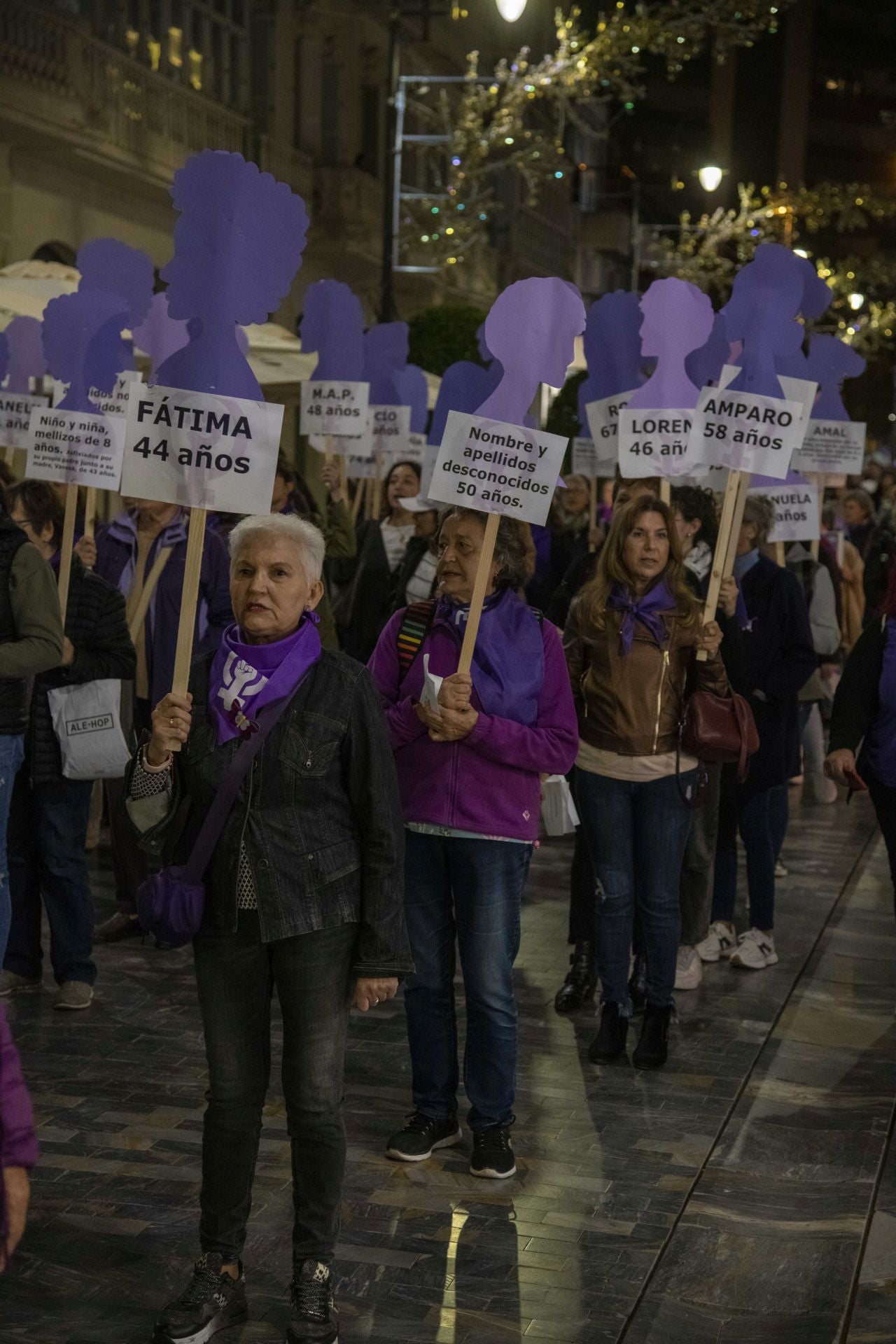 La manifestación contra la violencia machista en Cartagena, en imágenes