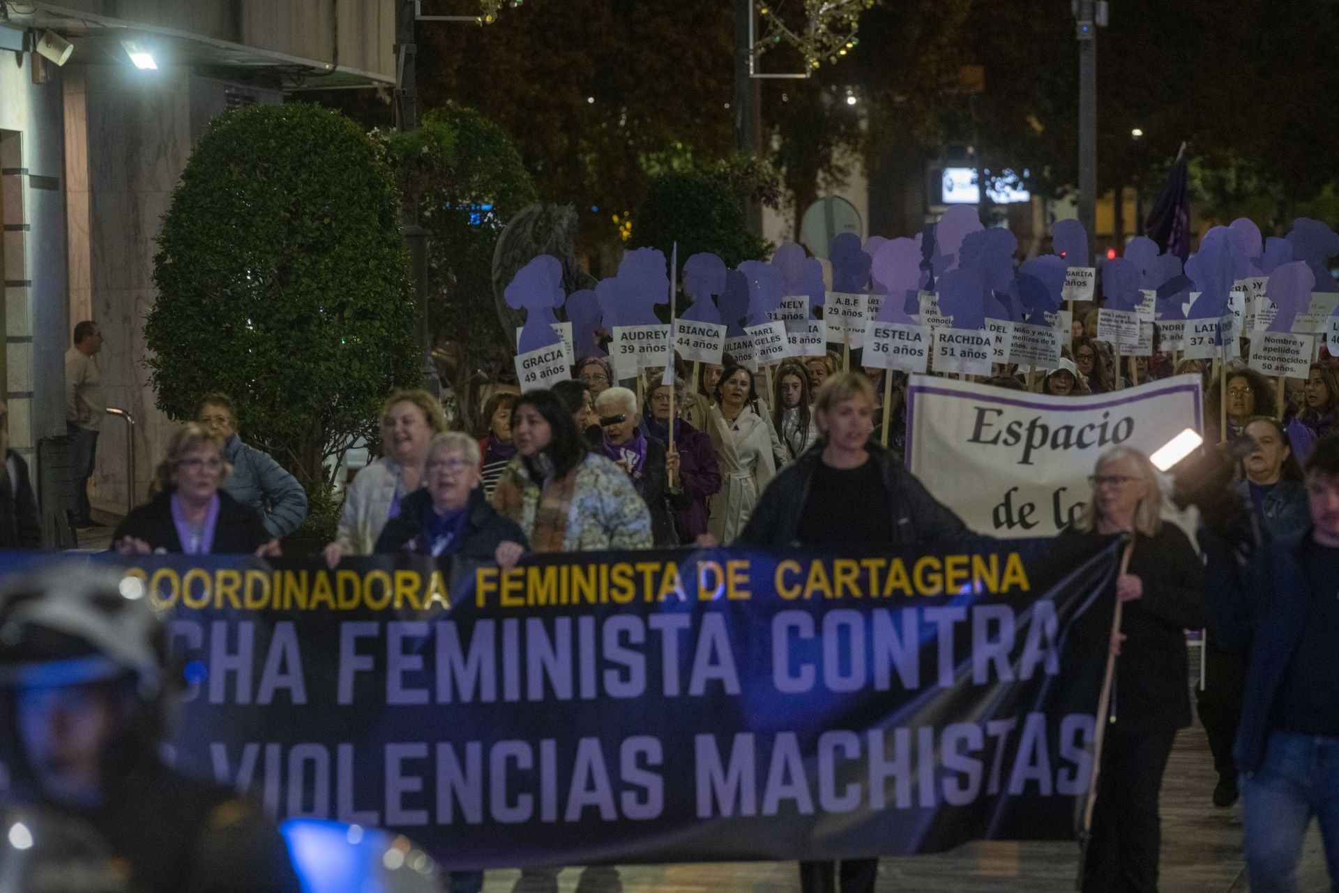 La manifestación contra la violencia machista en Cartagena, en imágenes