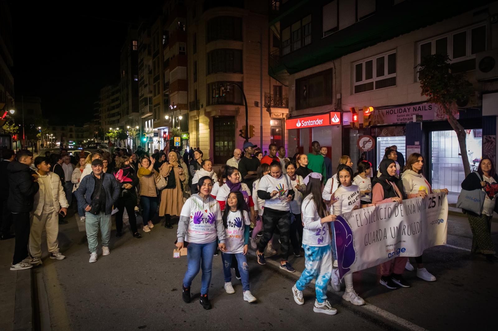 Las imágenes de la marcha del 25-N contra la violencia de género en Orihuela