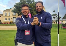 Gonzalo Navarro (i), el 'greenkeeper' de Guadalhorce junto a David Gómez, director de la Green Section de la Nacional.