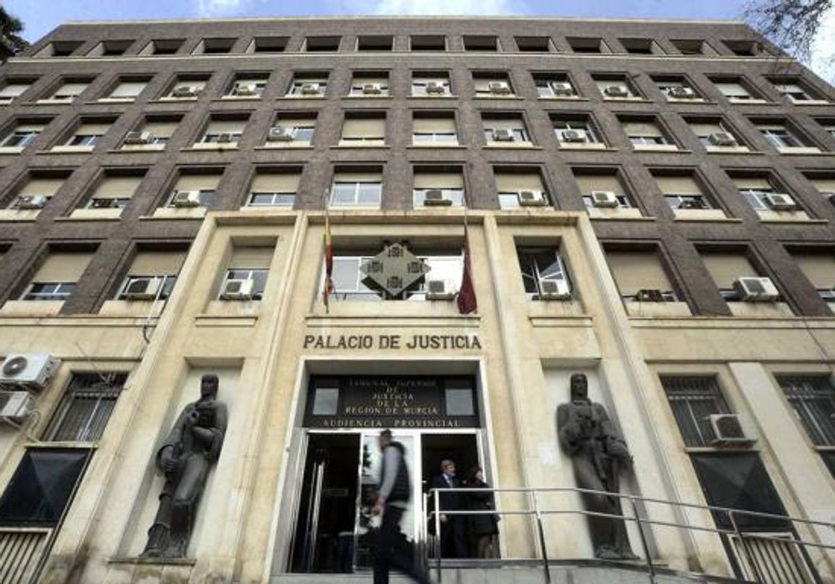 Fachada del Palacio de Justicia de Murcia.