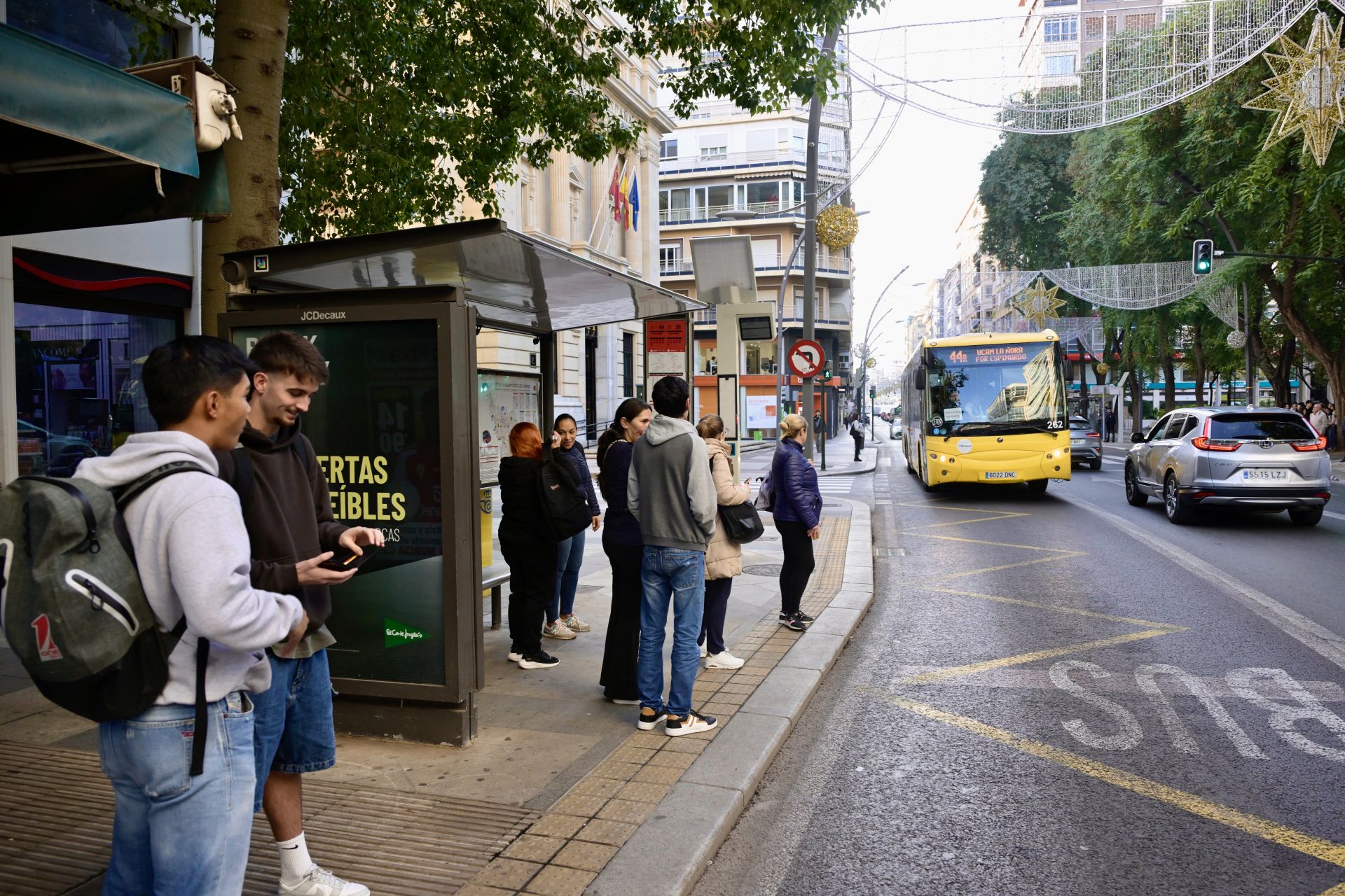 Servicios mínimos en Murcia durante la huelga de transportes de este viernes, en imágenes
