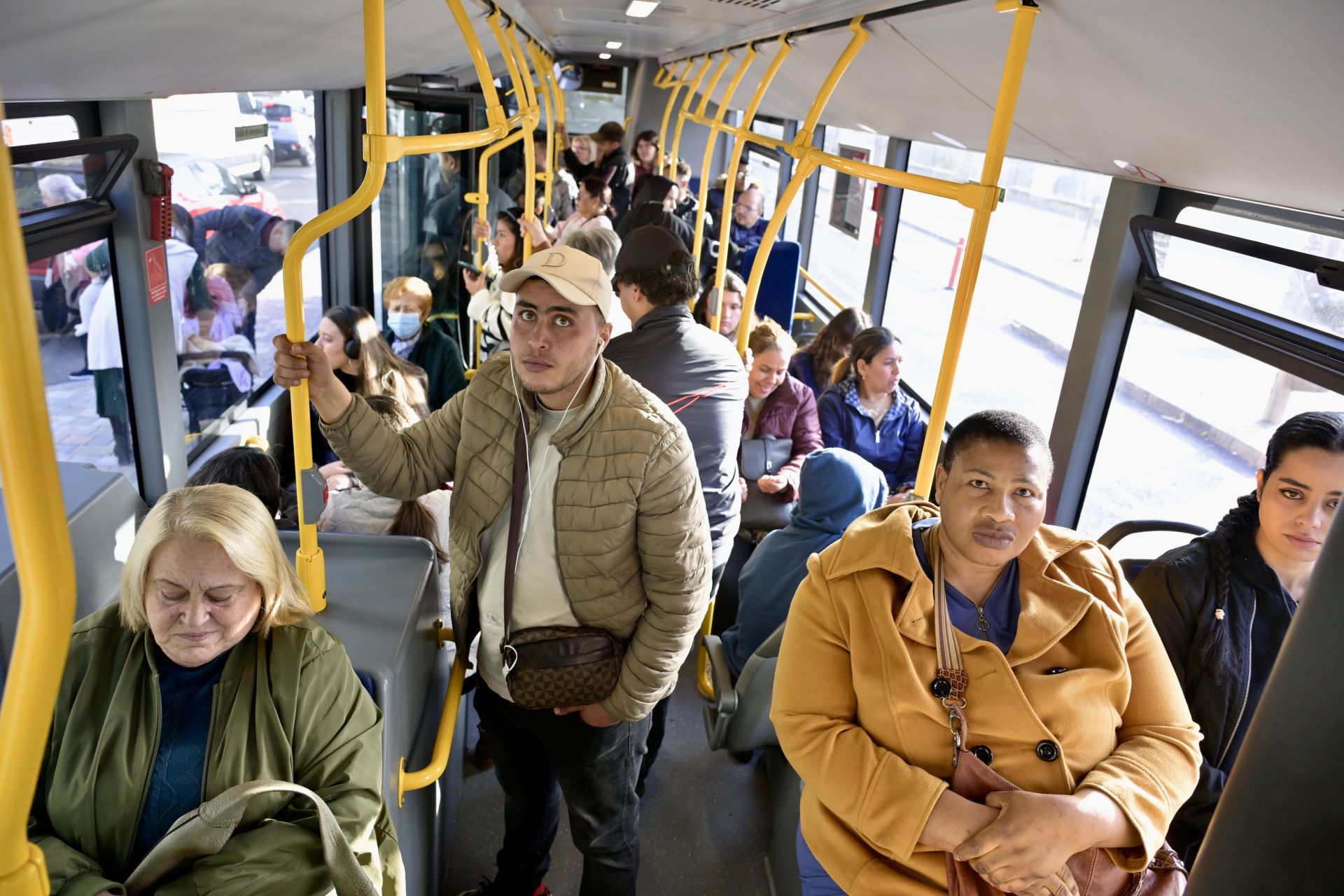 Servicios mínimos en Murcia durante la huelga de transportes de este viernes, en imágenes