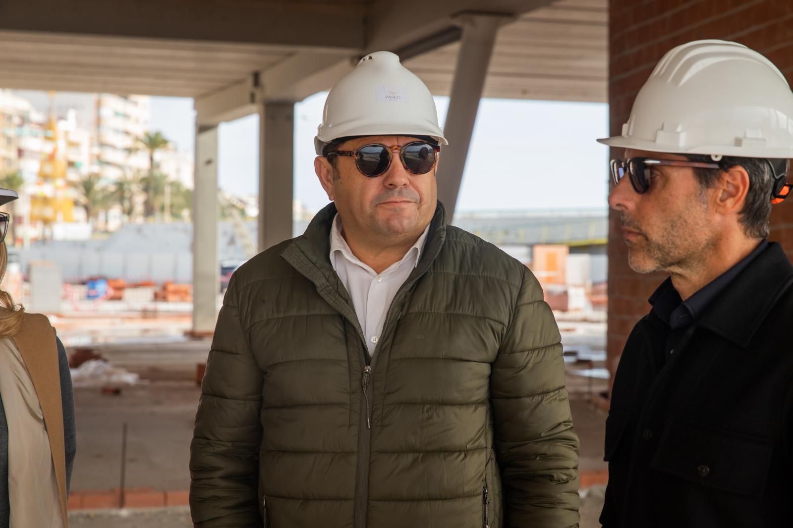 Las imágenes de las obras del nuevo centro de ocio del puerto de Torrevieja