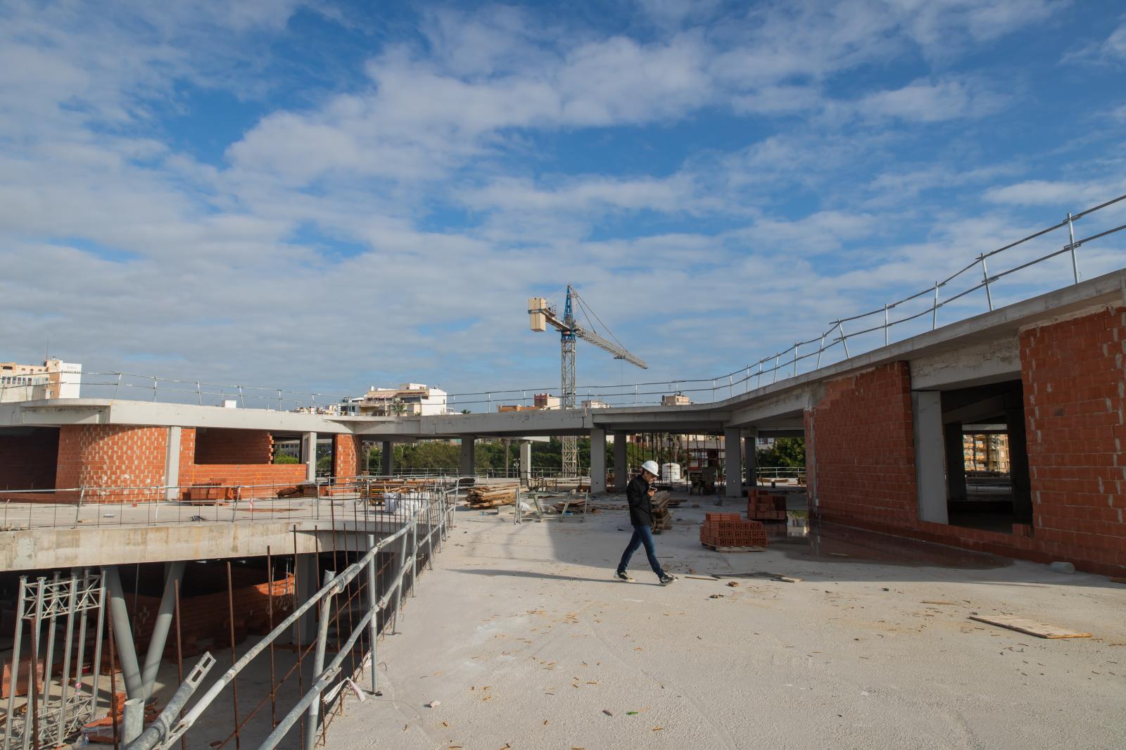 Las imágenes de las obras del nuevo centro de ocio del puerto de Torrevieja