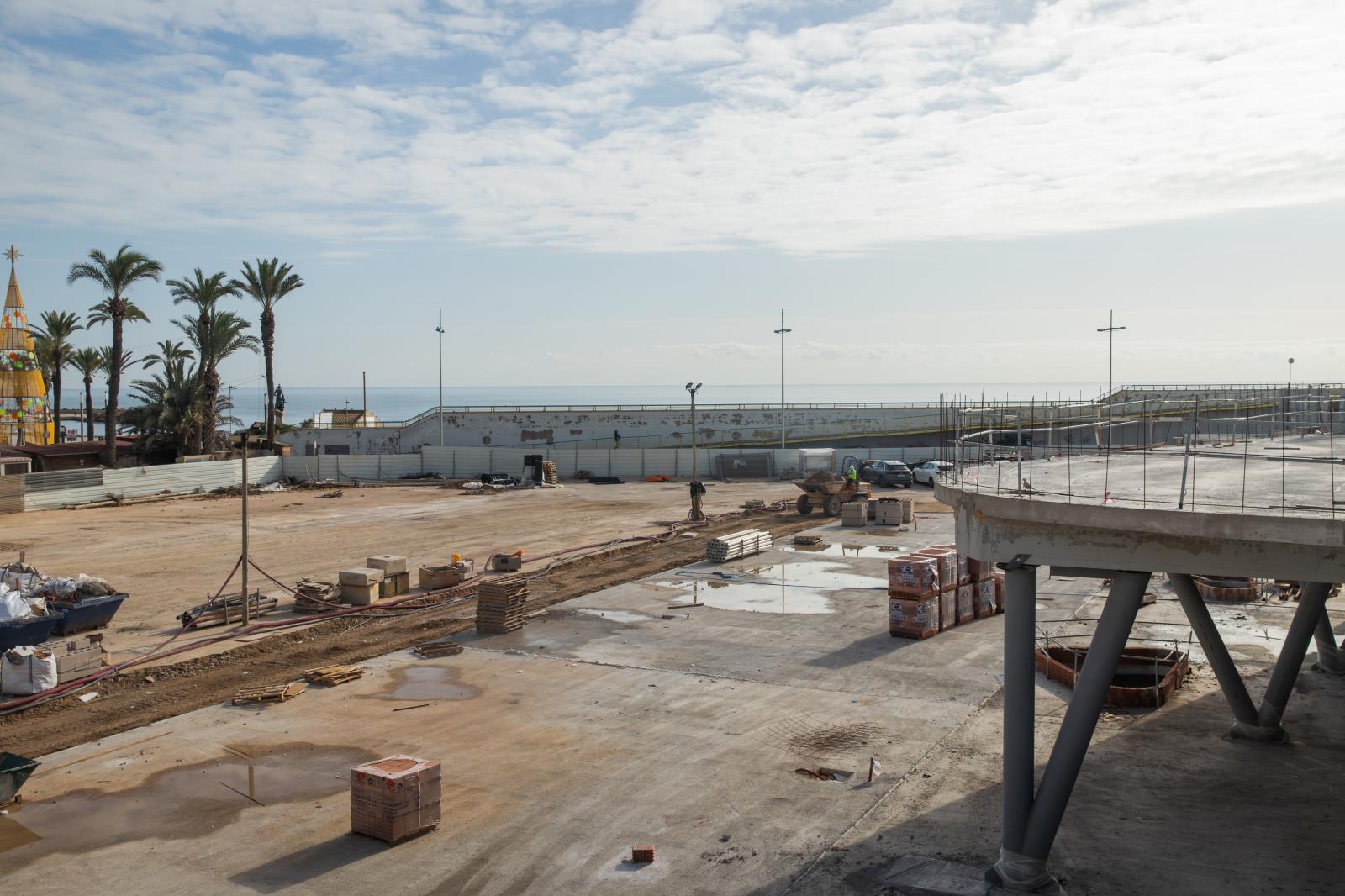 Las imágenes de las obras del nuevo centro de ocio del puerto de Torrevieja