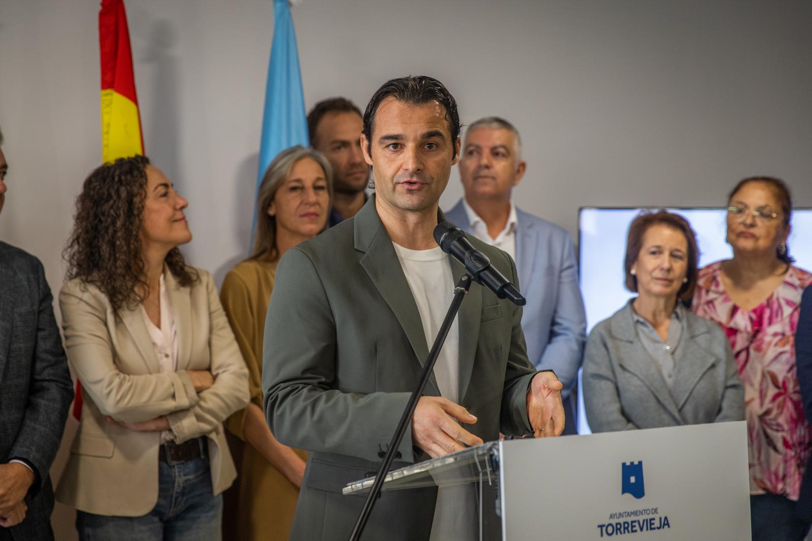 La inauguración del nuevo pabellón polideportivo de La Mata, en imágenes