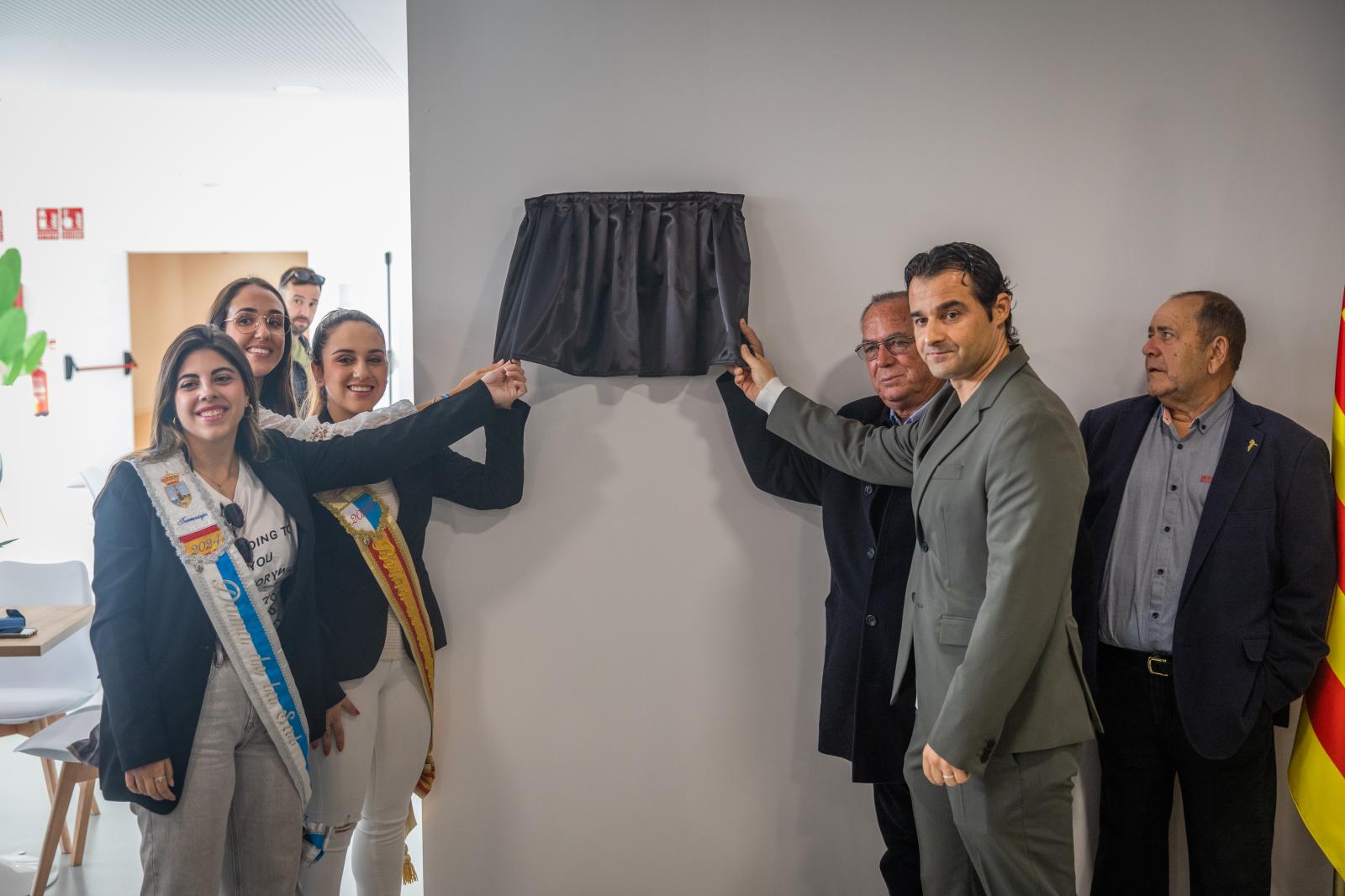 La inauguración del nuevo pabellón polideportivo de La Mata, en imágenes