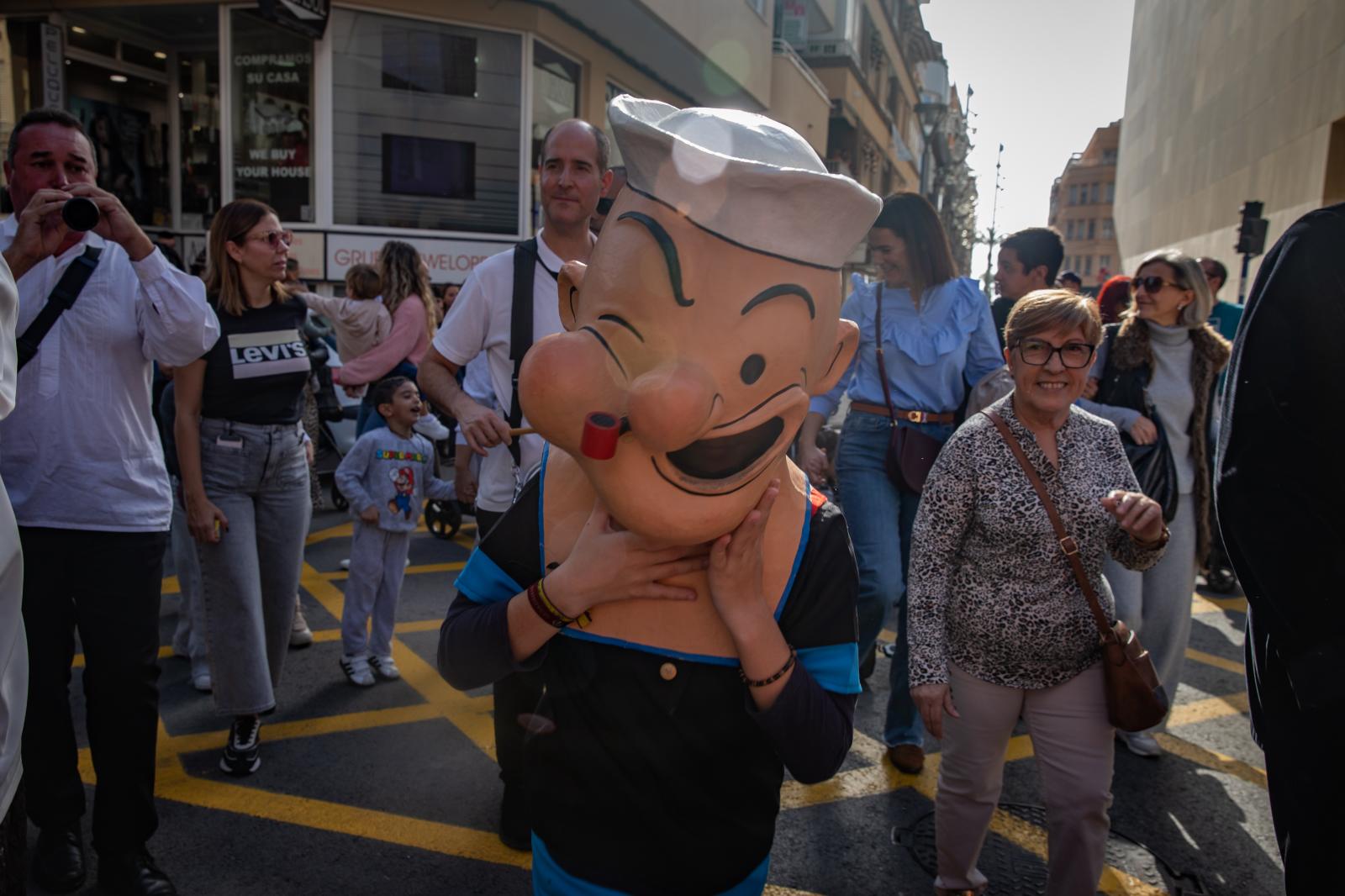 Las imágenes de la primera salida a la calle de la charamita en Torrevieja