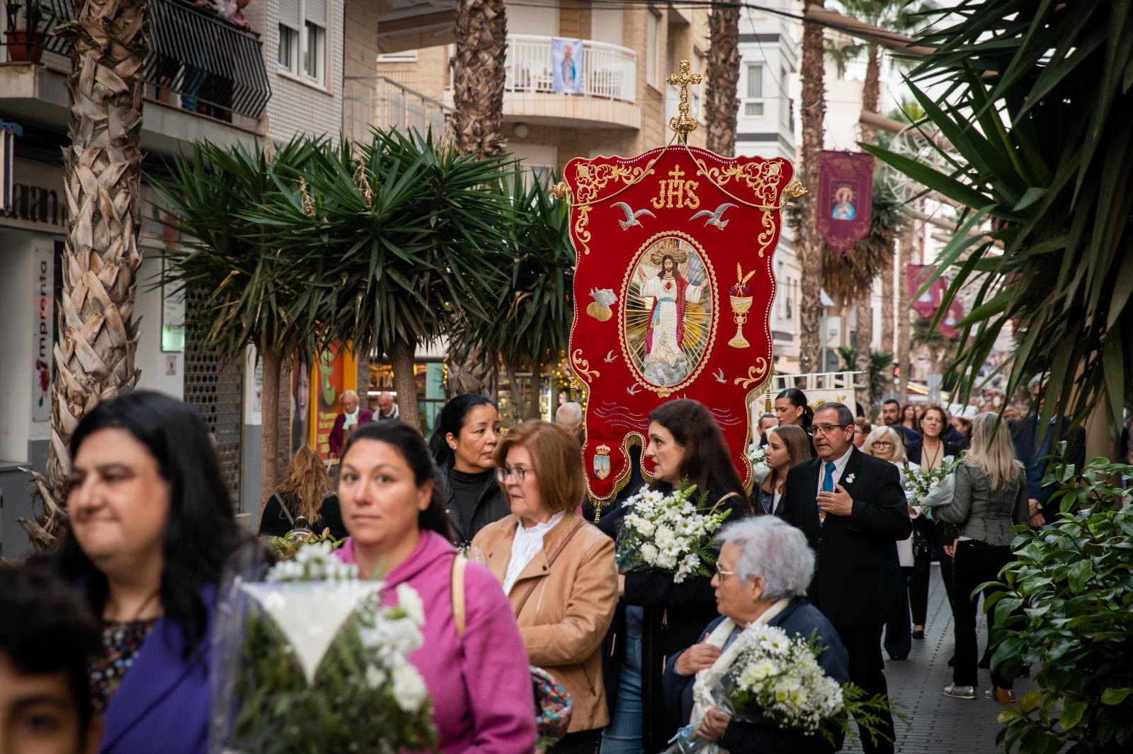 Las imágenes de la ofrenda floral a la Purísima en Torrevieja