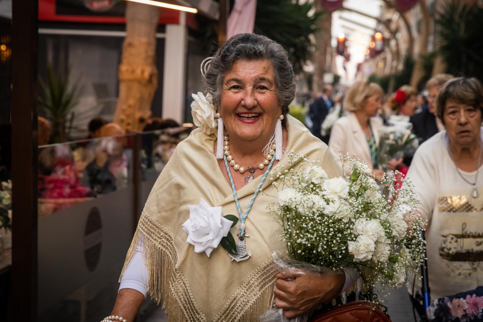 Las imágenes de la ofrenda floral a la Purísima en Torrevieja