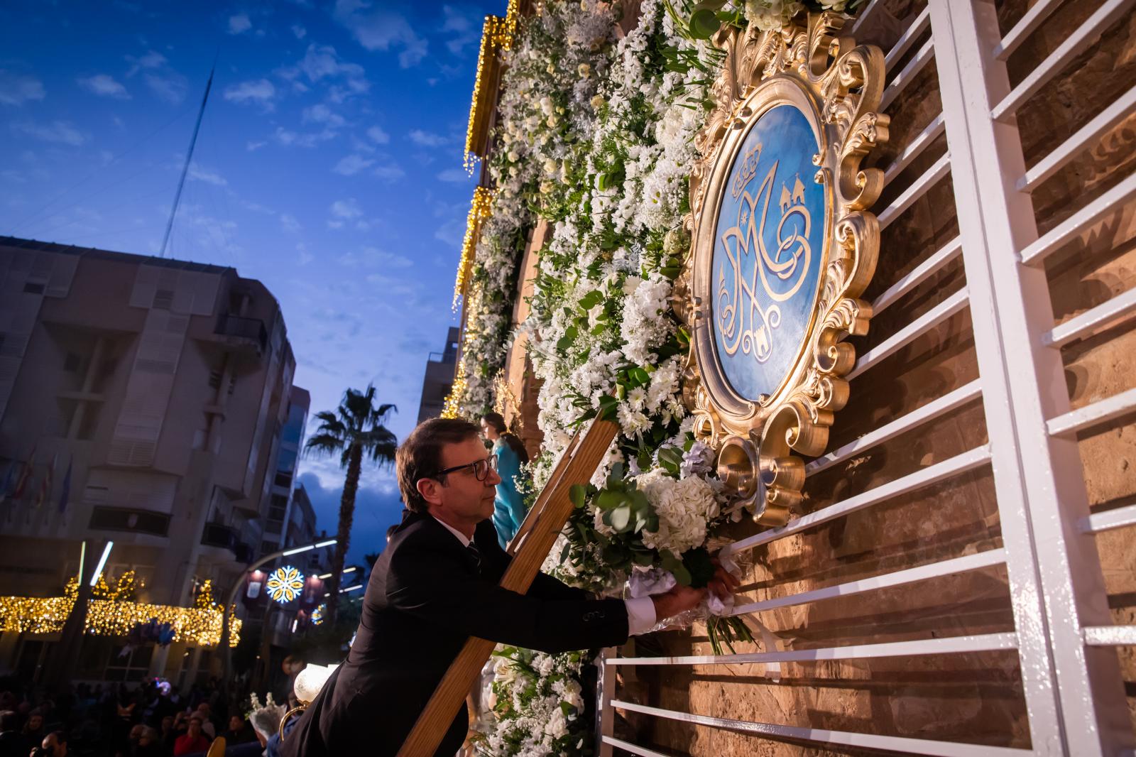 Las imágenes de la ofrenda floral a la Purísima en Torrevieja