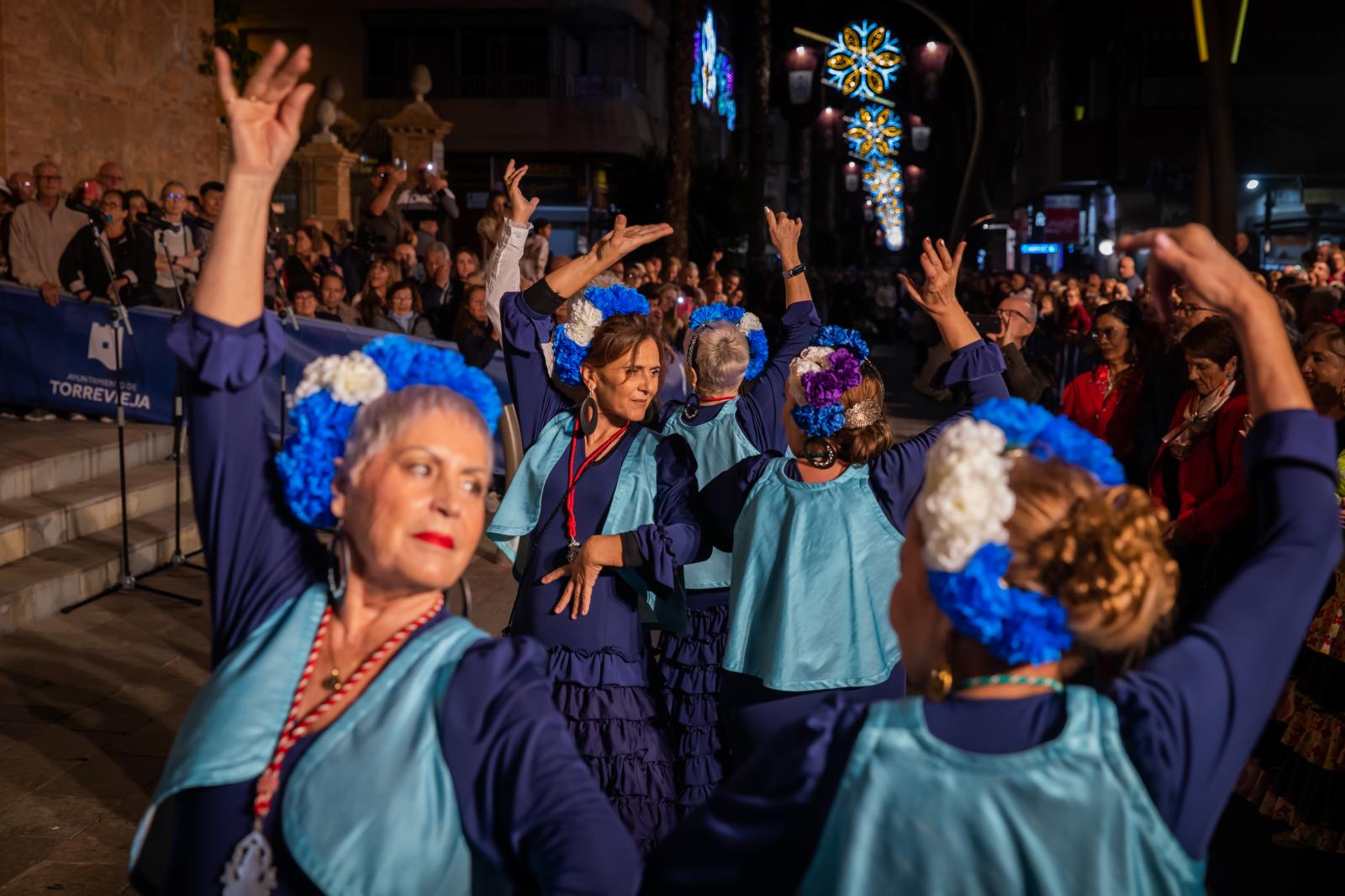 Las imágenes de la ofrenda floral a la Purísima en Torrevieja