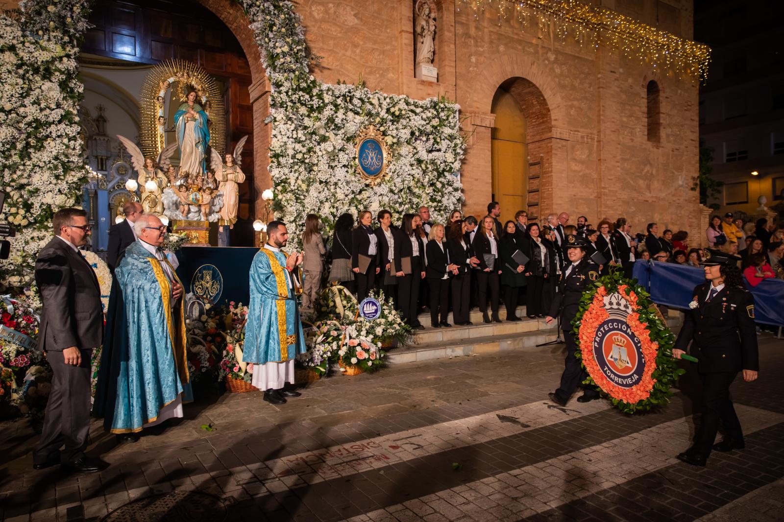 Las imágenes de la ofrenda floral a la Purísima en Torrevieja