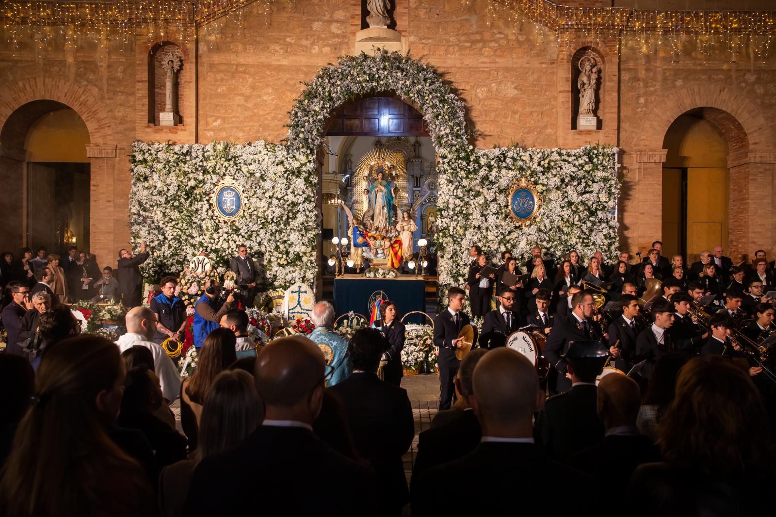 Las imágenes de la ofrenda floral a la Purísima en Torrevieja