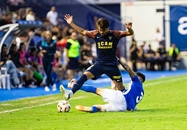 Choque del UCAN frente al Águilas en una imagen de archivo.
